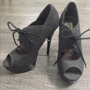 Steve Madden Virrgo Peep Toe heel